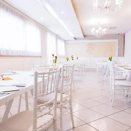 מלון Leon - Ristorante Al Cavallino Rosso סן ג'יואבאני רוטונדו