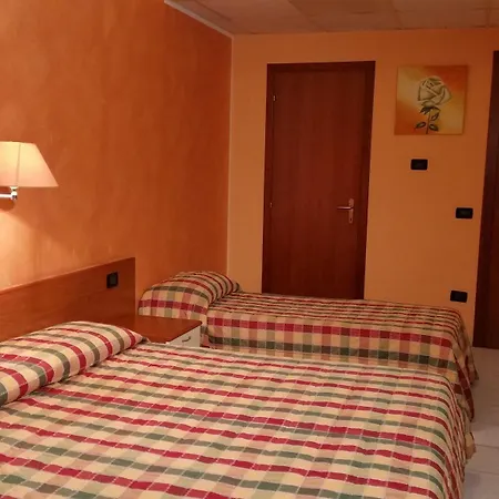 מלון Leon - Ristorante Al Cavallino Rosso 3*