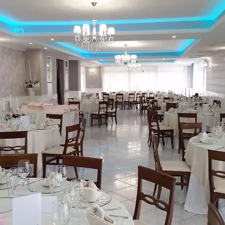 Leon - Ristorante Al Cavallino Rosso מלון סן ג'יואבאני רוטונדו