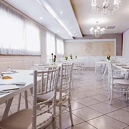 Leon - Ristorante Al Cavallino Rosso מלון סן ג'יואבאני רוטונדו