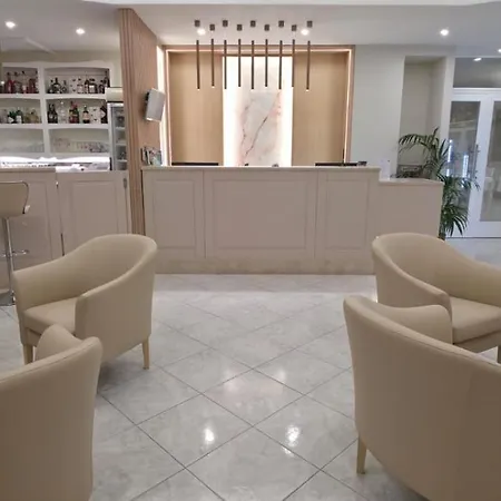 Leon - Ristorante Al Cavallino Rosso 3* סן ג'יואבאני רוטונדו