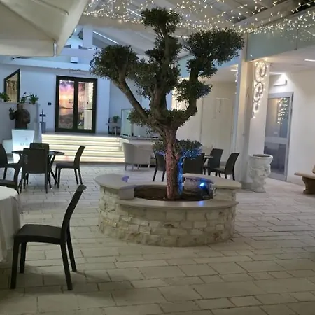 מלון Leon - Ristorante Al Cavallino Rosso סן ג'יואבאני רוטונדו