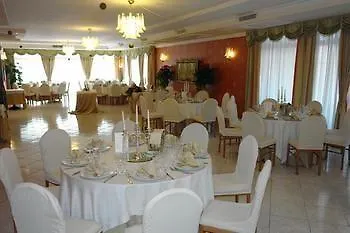 Hotel Leon - Ristorante Al Cavallino Rosso 3*