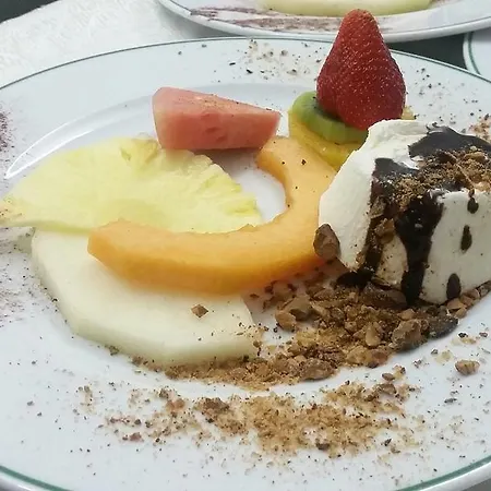 ホテル Leon - Ristorante Al Cavallino Rosso 3*