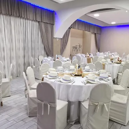 מלון Leon - Ristorante Al Cavallino Rosso סן ג'יואבאני רוטונדו
