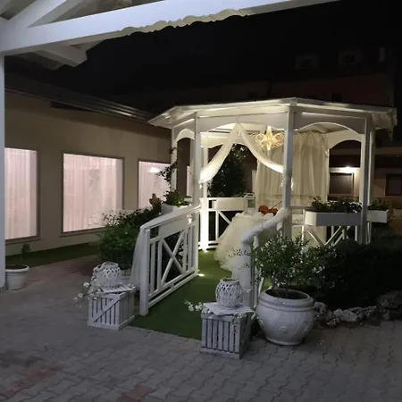Leon - Ristorante Al Cavallino Rosso סן ג'יואבאני רוטונדו