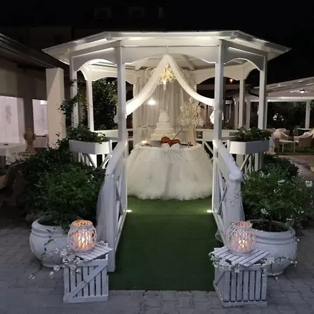 Leon - Ristorante Al Cavallino Rosso 3* סן ג'יואבאני רוטונדו