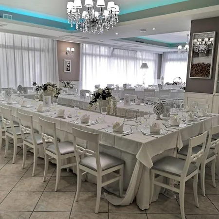 Leon - Ristorante Al Cavallino Rosso מלון 3*